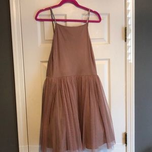 Elegant dress with open back.